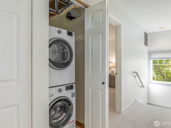 636 Janelle Place NW, Bainbridge Island WA 98110