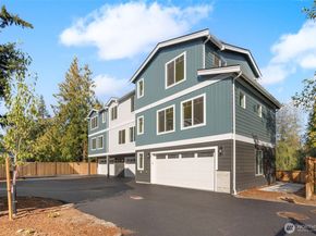 19505 Damson Road C3, Lynnwood WA 98036