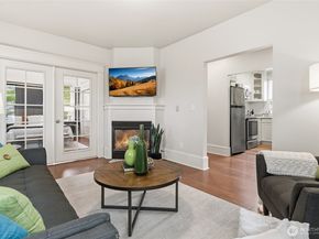 3624 Whitman Avenue N 4, Seattle WA 98103