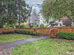 3624 Whitman Avenue N 4, Seattle WA 98103