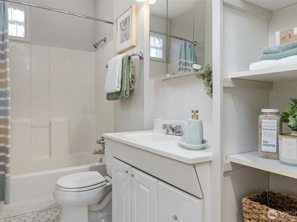 3624 Whitman Avenue N 4, Seattle WA 98103