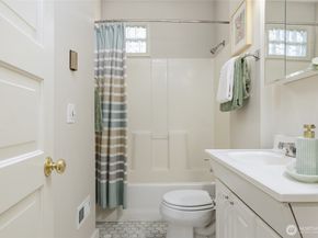 3624 Whitman Avenue N 4, Seattle WA 98103