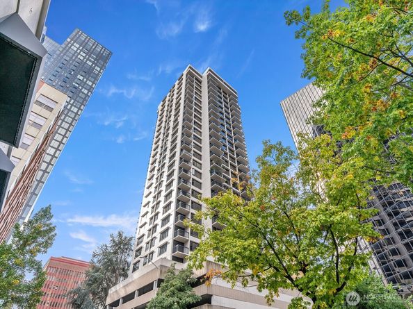 2100 3rd Avenue 1803, Seattle WA 98121