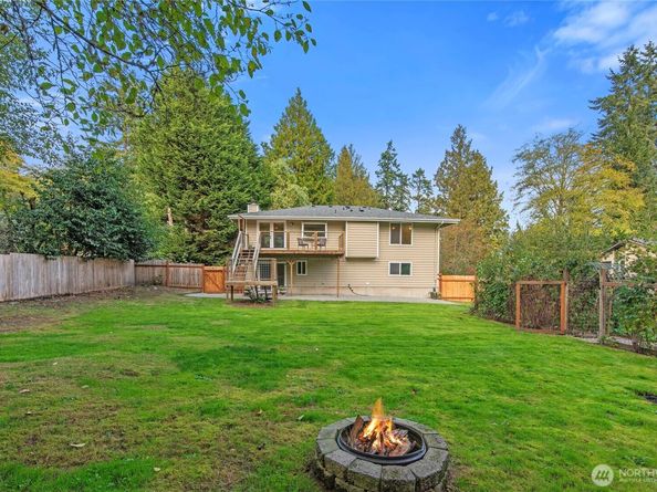 10211 NE Roberts Road, Bainbridge Island WA 98110