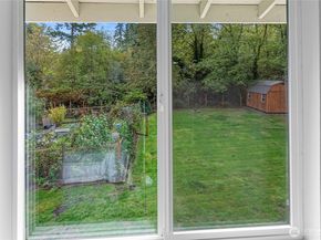 10211 NE Roberts Road, Bainbridge Island WA 98110
