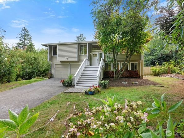 10211 NE Roberts Road, Bainbridge Island WA 98110