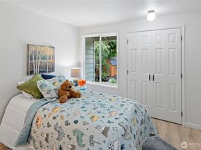 10211 NE Roberts Road, Bainbridge Island WA 98110