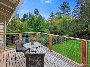 10211 NE Roberts Road, Bainbridge Island WA 98110