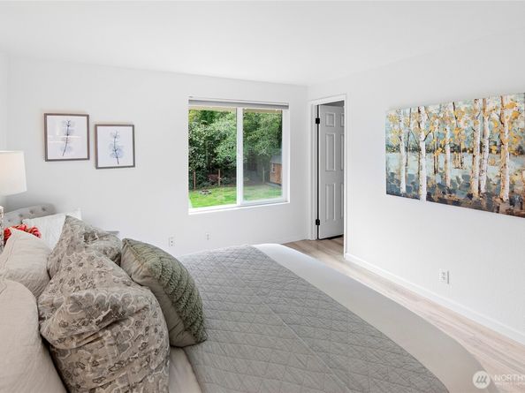 10211 NE Roberts Road, Bainbridge Island WA 98110