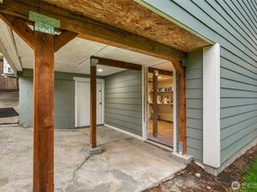 13761 30th Avenue NE, Seattle WA 98125