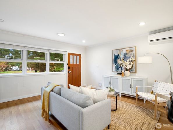 13761 30th Avenue NE, Seattle WA 98125