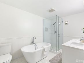 13761 30th Avenue NE, Seattle WA 98125