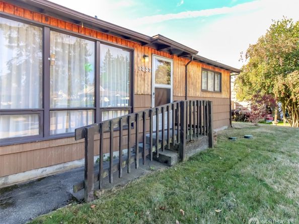 1323 SW 113th Street, Seattle WA 98146