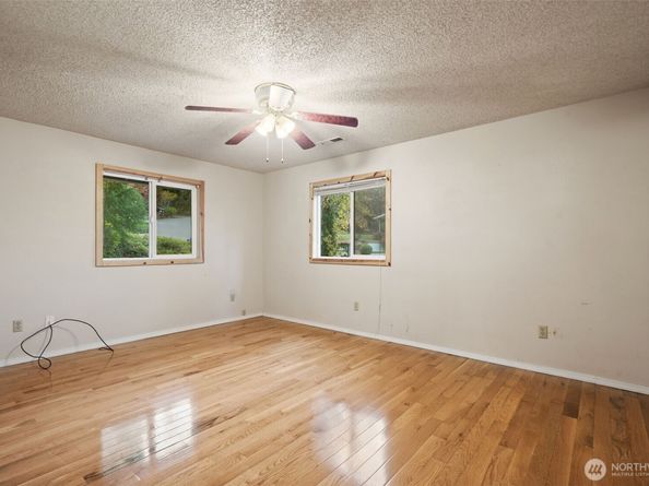 4759 NW Eldorado Boulevard, Bremerton WA 98312