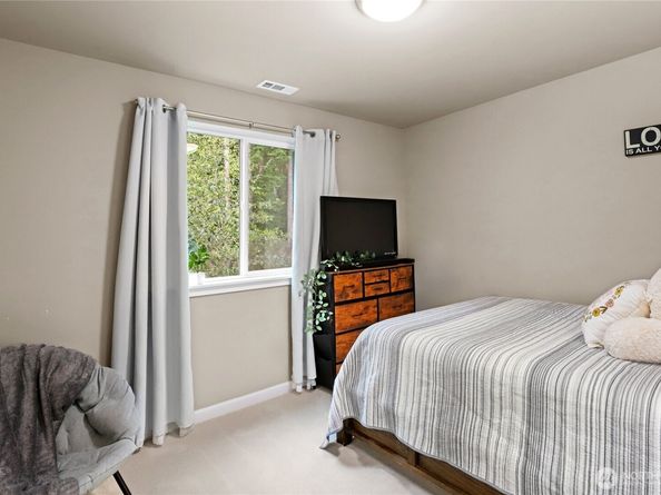 2430 Puget Sound Boulevard, Bremerton WA 98312