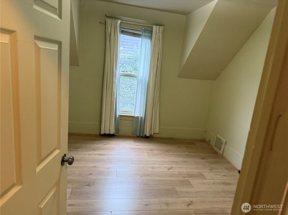 1008 E Denny Way, Seattle WA 98122