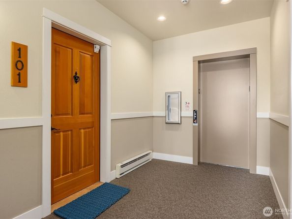 144 Hall Brothers Loop NW 101, Bainbridge Island WA 98110