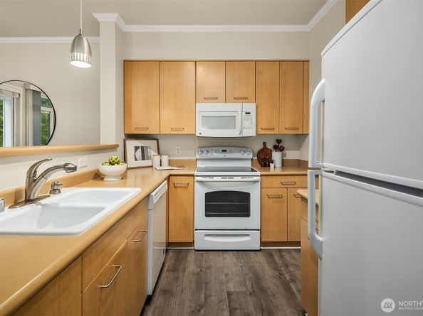 710 240th Way SE G201, Sammamish WA 98074