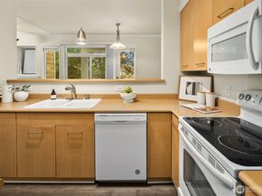 710 240th Way SE G201, Sammamish WA 98074