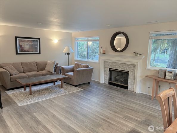 250 NW Dogwood Street C201, Issaquah WA 98027