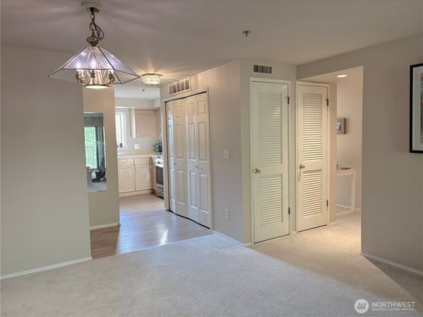 250 NW Dogwood Street C201, Issaquah WA 98027