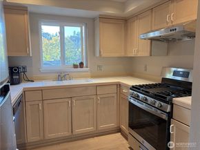 250 NW Dogwood Street C201, Issaquah WA 98027