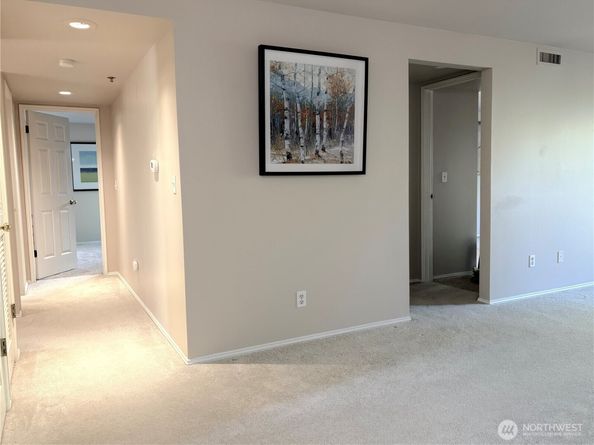 250 NW Dogwood Street C201, Issaquah WA 98027