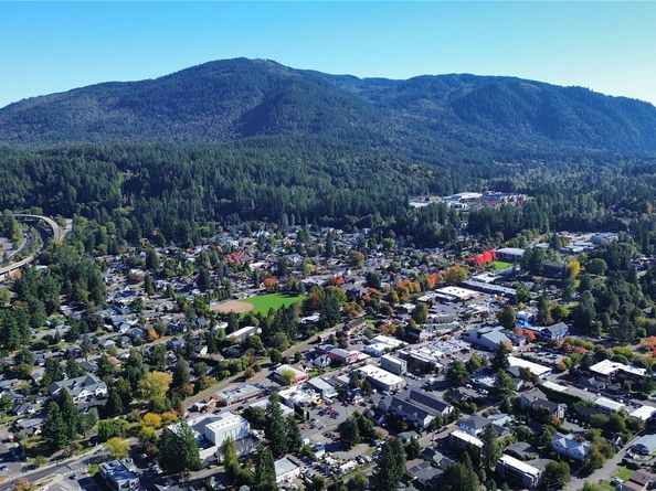 250 NW Dogwood Street C201, Issaquah WA 98027