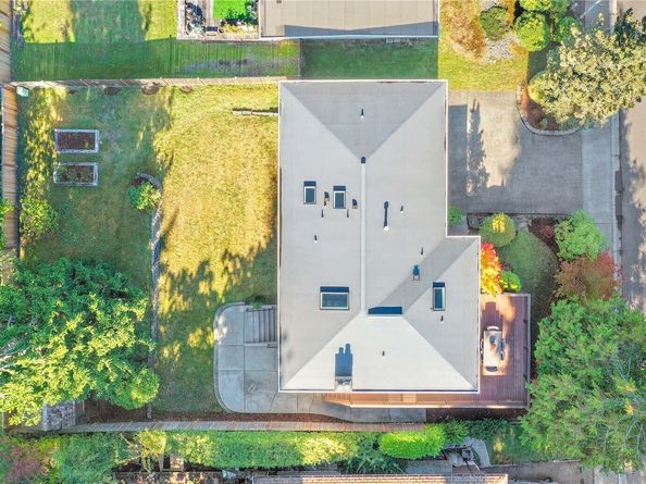 7523 143rd Avenue NE, Redmond WA 98052