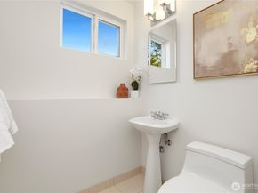7523 143rd Avenue NE, Redmond WA 98052