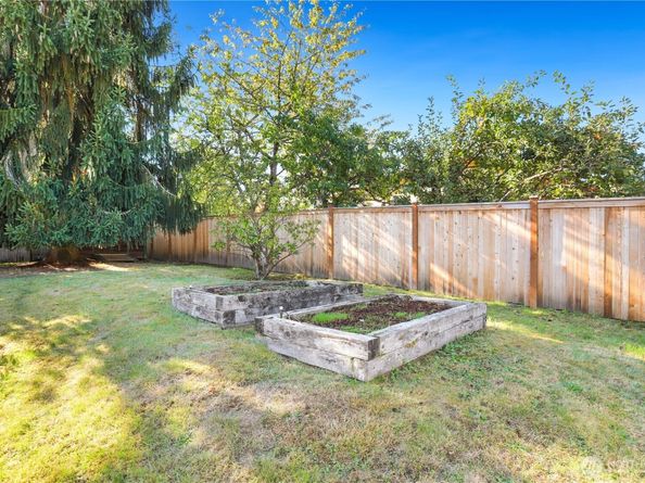 7523 143rd Avenue NE, Redmond WA 98052