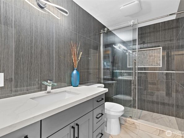 1112 Redmond Avenue NE, Renton WA 98056