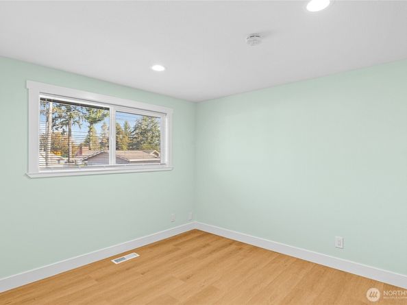 1112 Redmond Avenue NE, Renton WA 98056