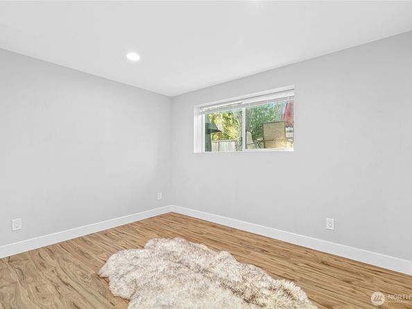 1112 Redmond Avenue NE, Renton WA 98056
