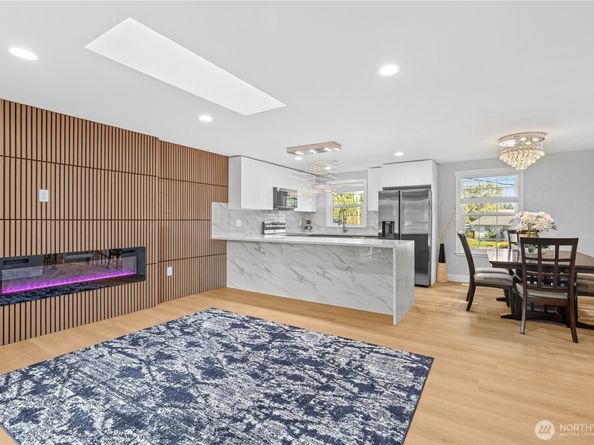 1112 Redmond Avenue NE, Renton WA 98056