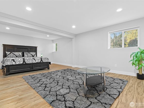 1112 Redmond Avenue NE, Renton WA 98056