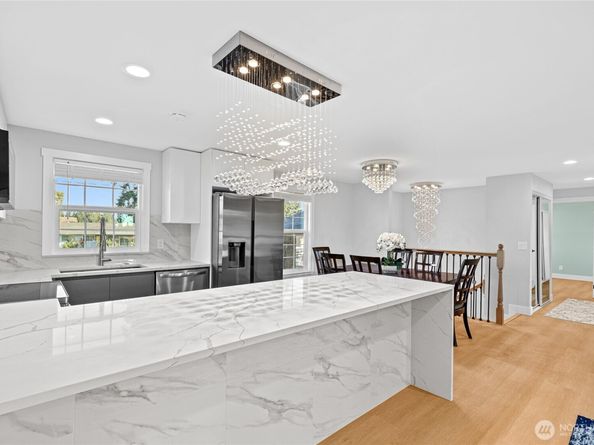 1112 Redmond Avenue NE, Renton WA 98056