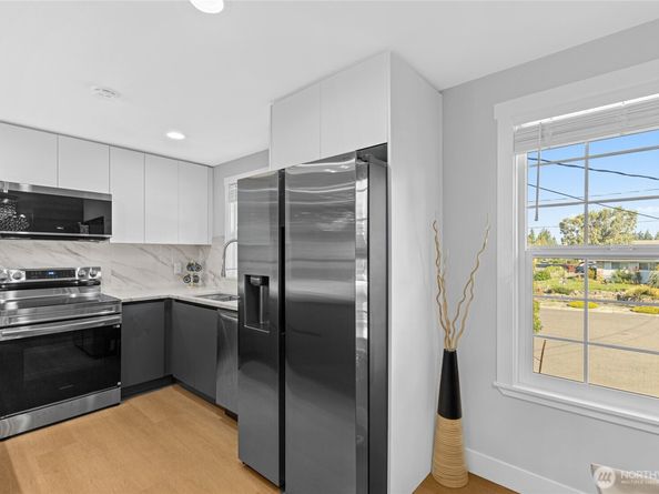 1112 Redmond Avenue NE, Renton WA 98056