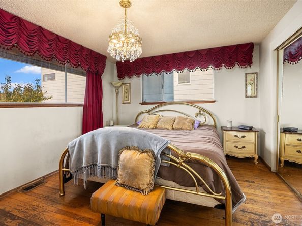 5919 19th Avenue S, Seattle WA 98108