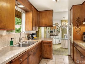 5919 19th Avenue S, Seattle WA 98108