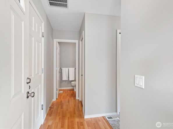 1612 Hollow Dale Place 2C, Everett WA 98204
