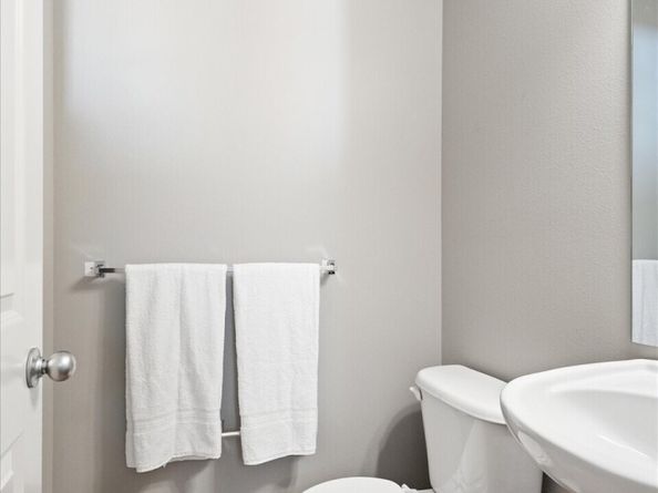 1612 Hollow Dale Place 2C, Everett WA 98204