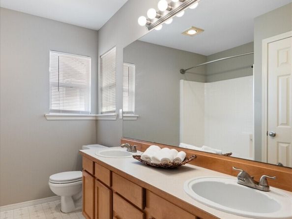 1612 Hollow Dale Place 2C, Everett WA 98204