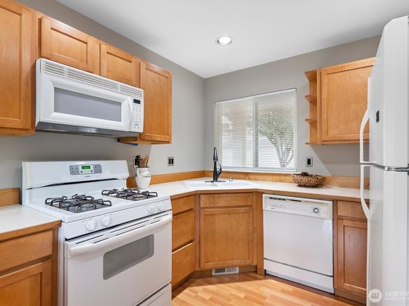 1612 Hollow Dale Place 2C, Everett WA 98204