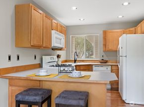 1612 Hollow Dale Place 2C, Everett WA 98204