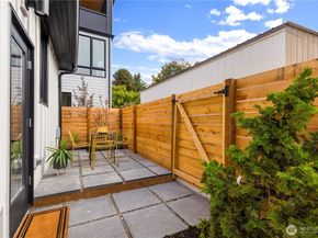 5946 39th Avenue SW, Seattle WA 98136