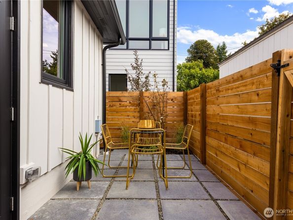 5946 39th Avenue SW, Seattle WA 98136