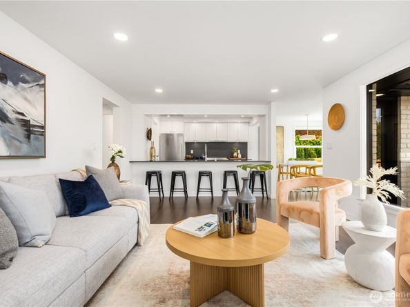 5946 39th Avenue SW, Seattle WA 98136
