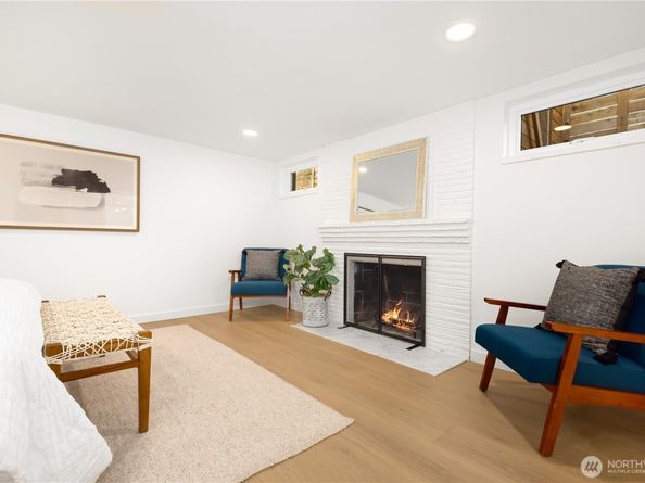 5946 39th Avenue SW, Seattle WA 98136