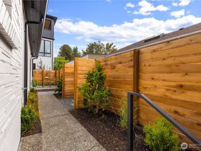 5946 39th Avenue SW, Seattle WA 98136